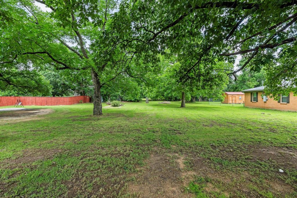 2406 Loy Lake Road Denison, TX 75020 - Photo 21 of 33