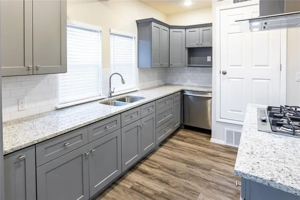 $3,500 | 4522 Reiger Avenue, Dallas, TX 75246