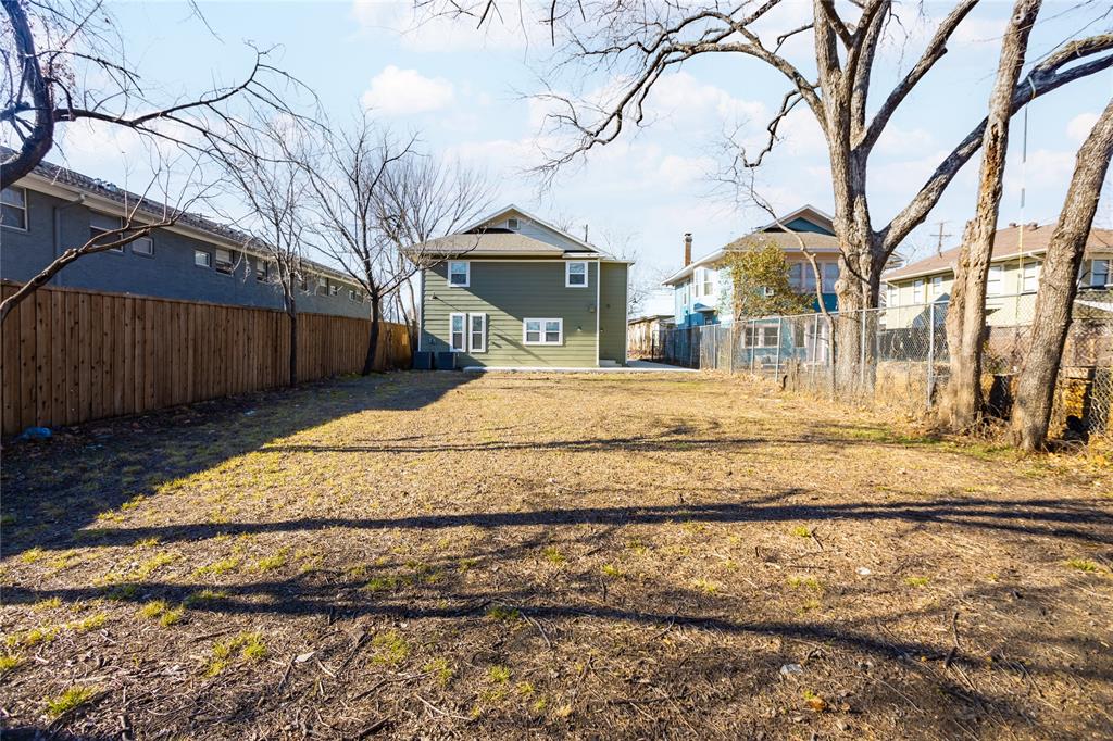4522 Reiger Avenue Dallas, TX 75246 - Photo 36 of 37 View of yard