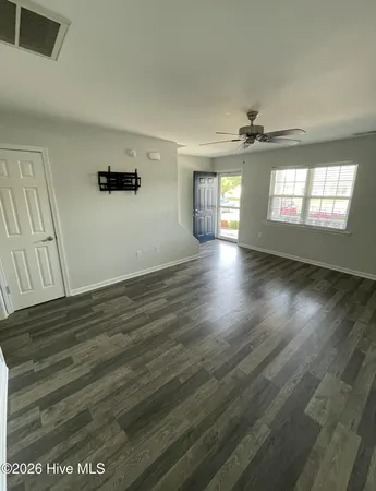 $1,555 | 503 Courtyard West, Newport, NC 28570