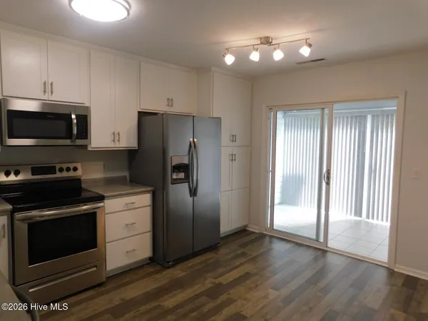 $1,555 | 503 Courtyard West, Newport, NC 28570