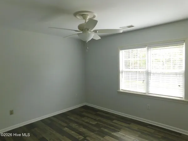 $1,555 | 503 Courtyard West, Newport, NC 28570