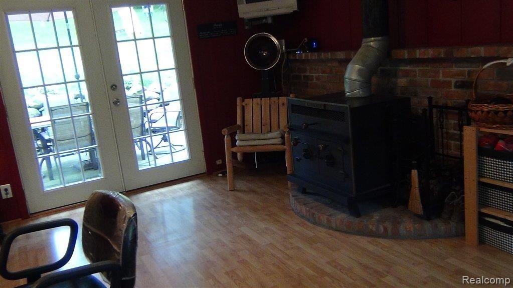 12290 White Lake Road Fenton, MI 48430 - Photo 15 of 24 DSC00692.JPG