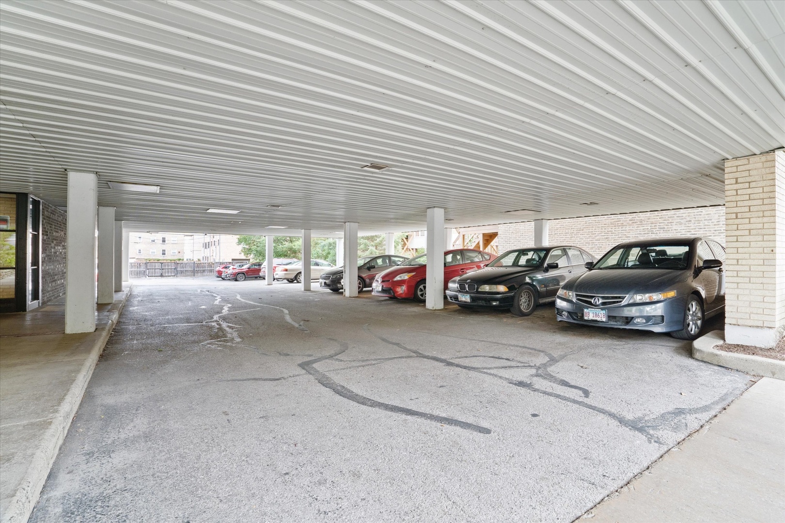 835 Ridge Avenue, Unit 507 Evanston, IL 60202 - Photo 19 of 23 a view of cars parked in front of a house
