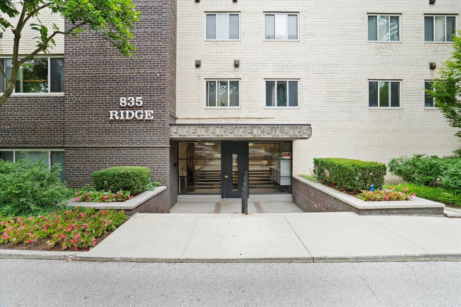 835 Ridge Avenue, Unit 507 Evanston, IL 60202 - Photo 2 of 23 front view of a building
