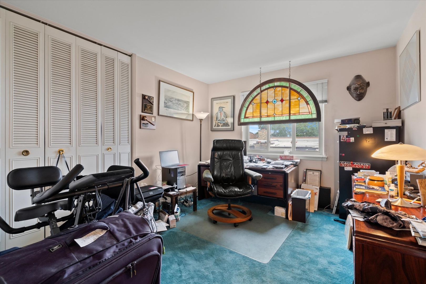 835 Ridge Avenue, Unit 507 Evanston, IL 60202 - Photo 10 of 23 a living room with furniture and a fireplace