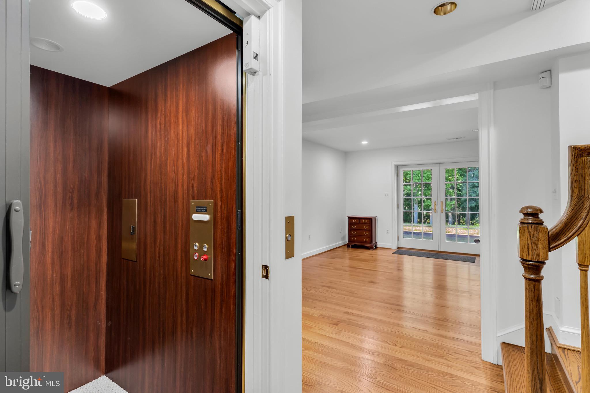 11036 Popes Head Road Fairfax, VA 22030 - Photo 23 of 49