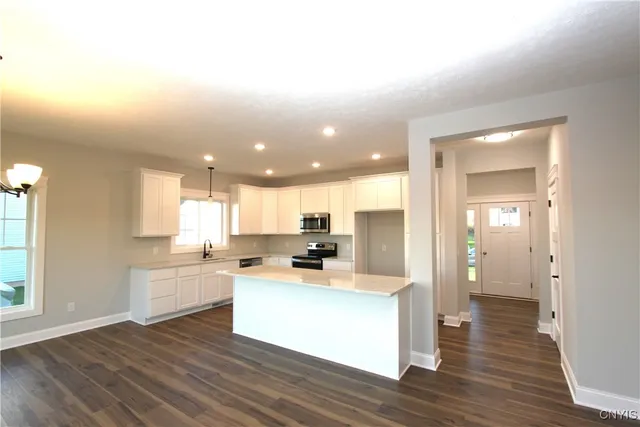 $548,750 | 351 Forest Ridge Lane Lane, Lysander, NY 13027