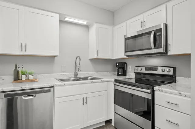 $1,049 | 126 Walton Ferry Road, Unit C5, Hendersonville, TN 37075