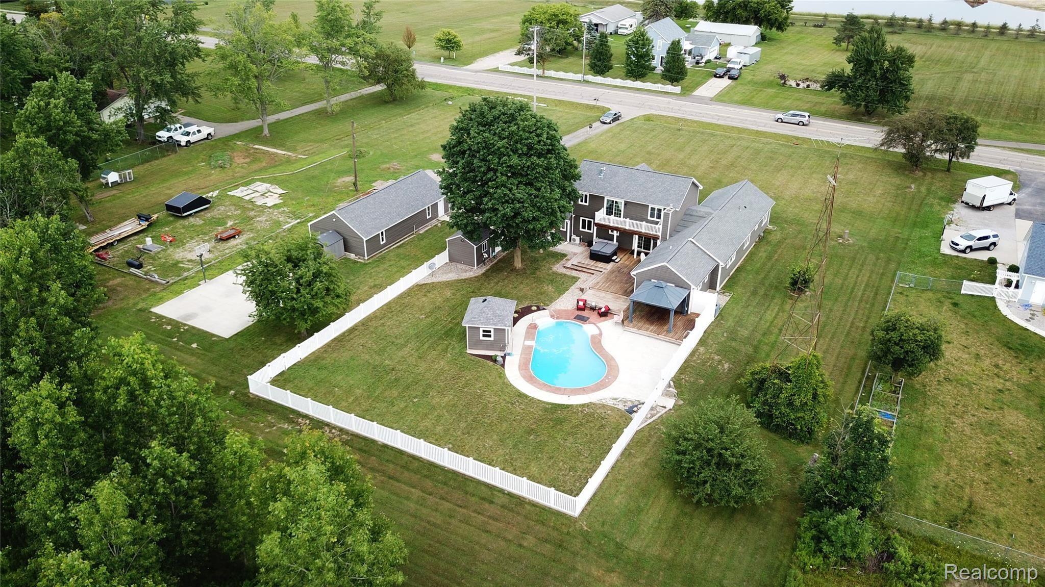 1187 North Gale Road Davison, MI 48423 - Photo 22 of 32 Back of House.jpg
