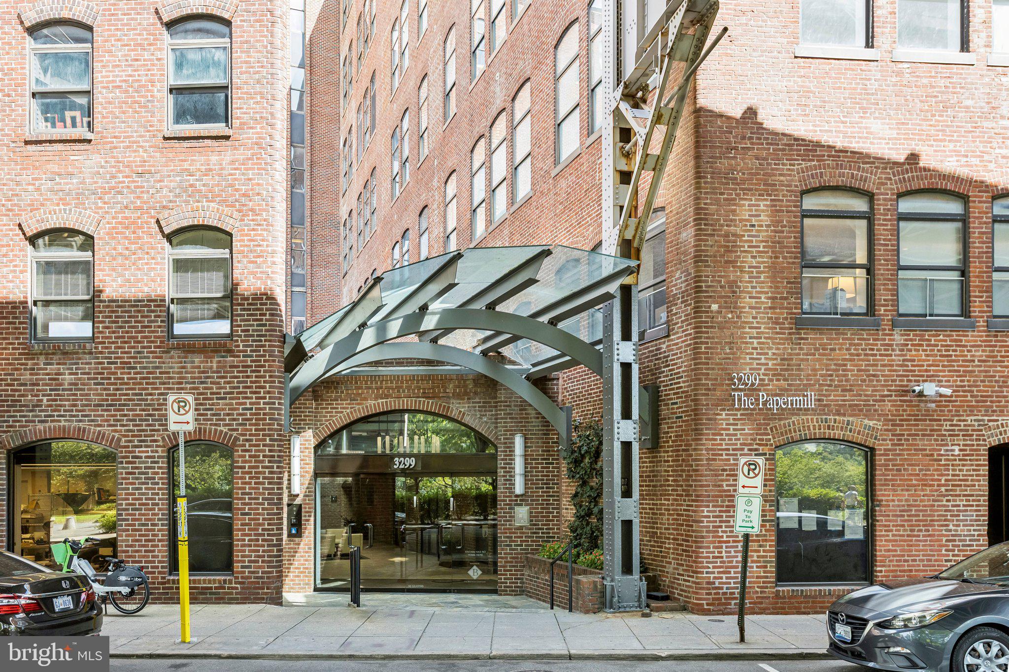 a building with a outdoor space