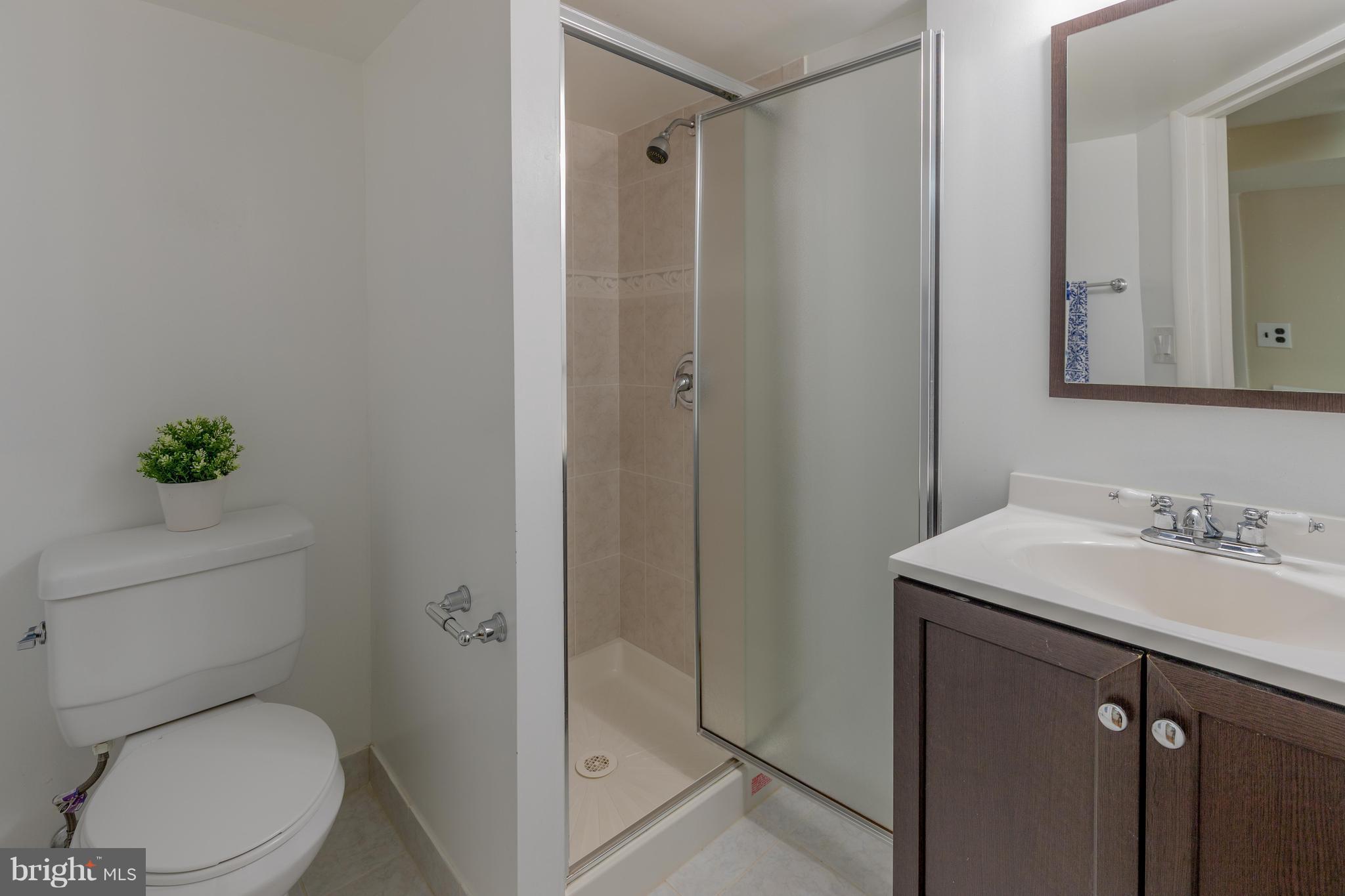 10801 Breewood Road Silver Spring, MD 20901 - Photo 30 of 30 Bath