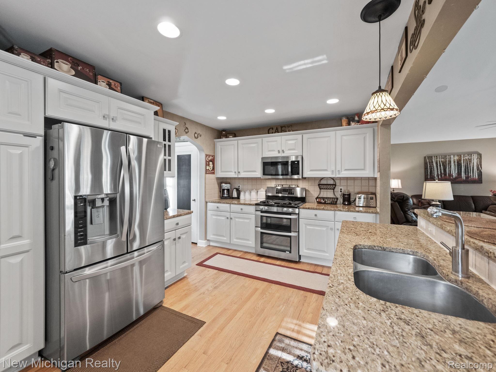 163 Ferndale Avenue Rochester, MI 48307 - Photo 20 of 41 20.jpg