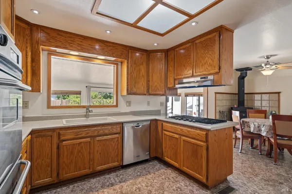 $995,000 | 5519 Kay Drive, Windsor, CA 95492