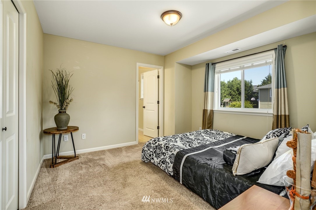6777 Southeast 2nd Street Renton, WA 98059 - Photo 28 of 40