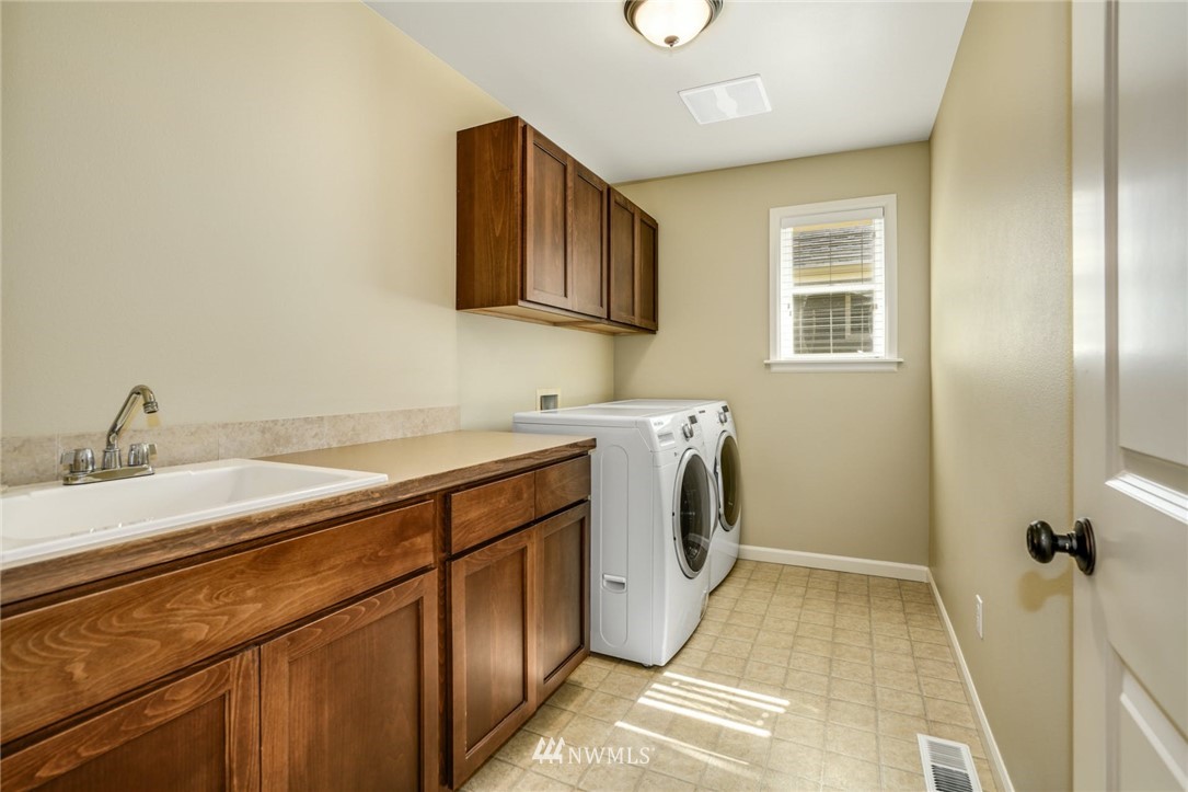 6777 Southeast 2nd Street Renton, WA 98059 - Photo 34 of 40