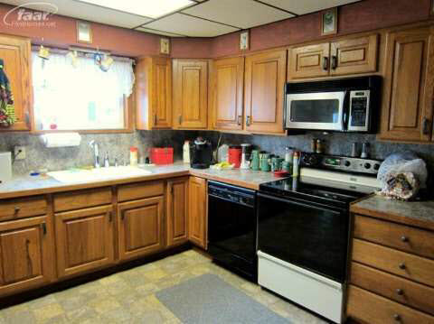 9152 North Irish Road Mount Morris, MI 48458 - Photo 7 of 14 20396091-6.JPG