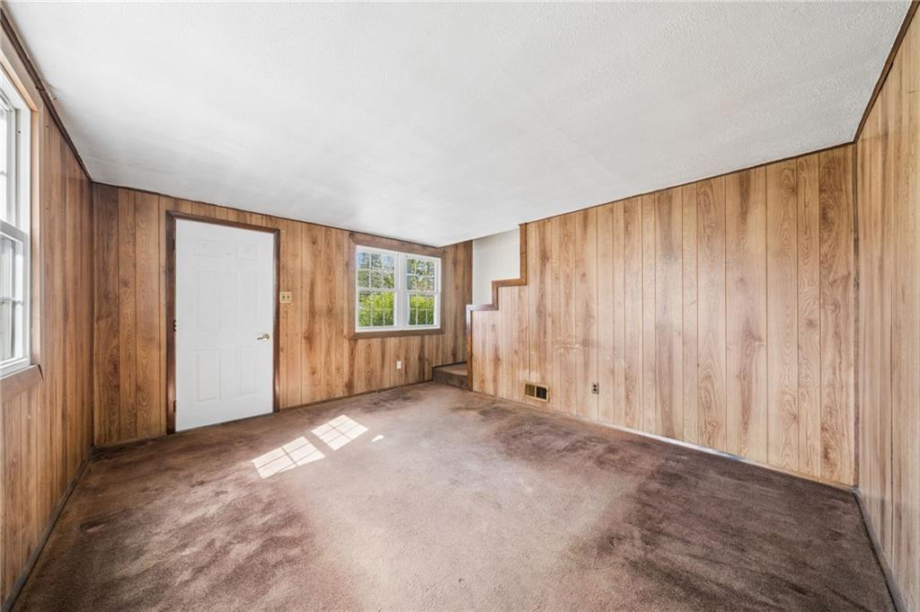 336 Valley Street McDonald, PA 15057 - Photo 4 of 23