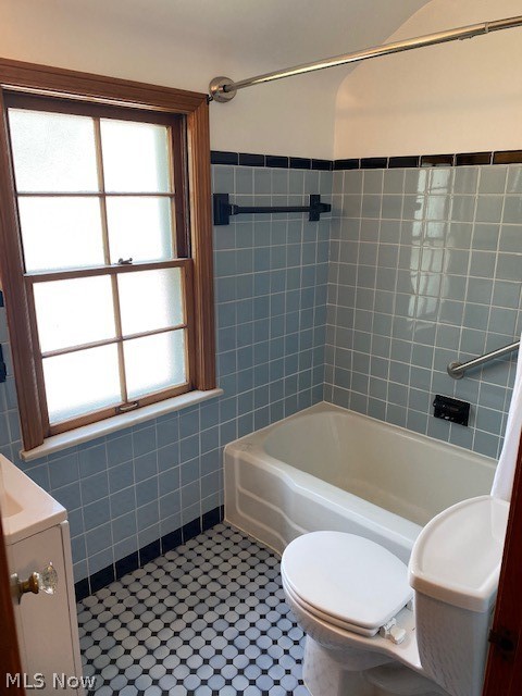 1608 Lyndhurst Road Lyndhurst, OH 44124 - Photo 15 of 21