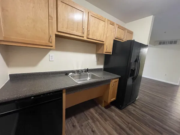 $1,950 | 20 Sentinel Court, Unit 107, Manchester, NH 03103