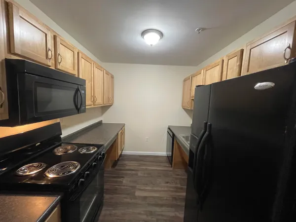 $1,950 | 20 Sentinel Court, Unit 107, Manchester, NH 03103