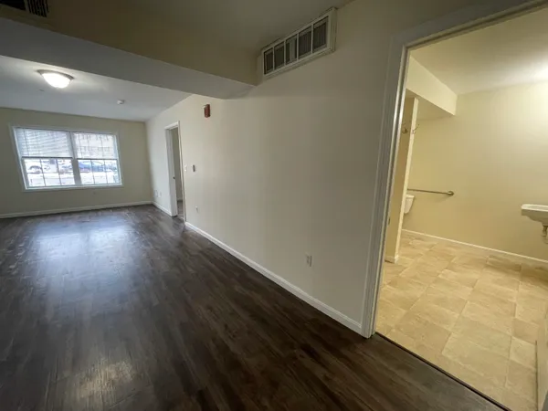 $1,950 | 20 Sentinel Court, Unit 107, Manchester, NH 03103