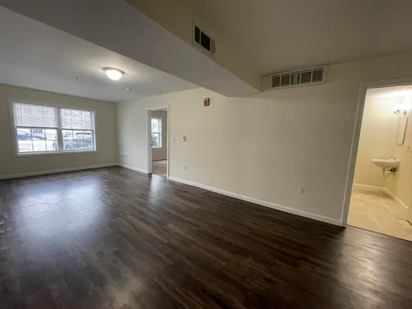 $1,950 | 20 Sentinel Court, Unit 107, Manchester, NH 03103