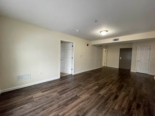 $1,950 | 20 Sentinel Court, Unit 107, Manchester, NH 03103