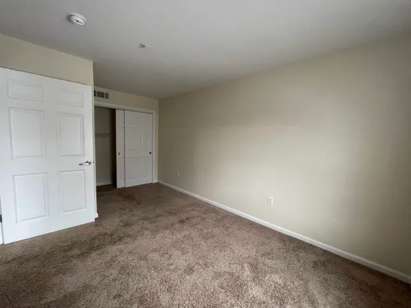 $1,950 | 20 Sentinel Court, Unit 107, Manchester, NH 03103