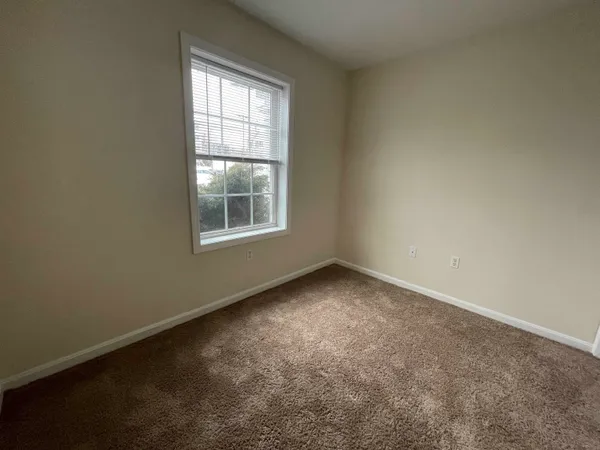 $1,950 | 20 Sentinel Court, Unit 107, Manchester, NH 03103