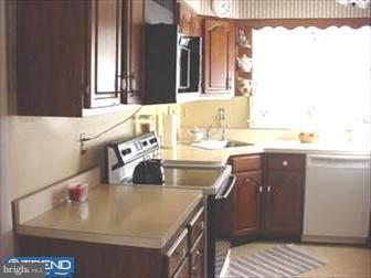 350 Lester Road Springfield, PA 19064 - Photo 4 of 6 Kitchen
