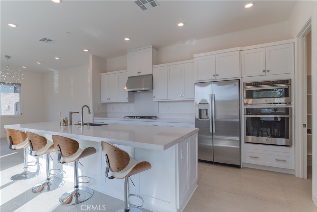 301 Baluster Irvine, CA 92618 - Photo 5 of 32