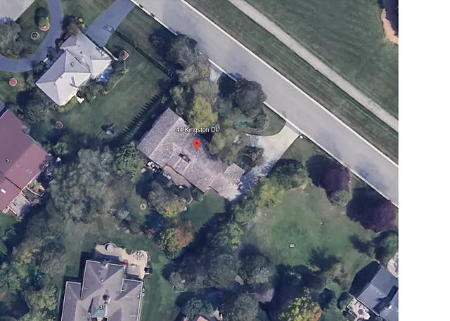 $5,500 | 44 Kingston Drive, Oak Brook, IL 60523