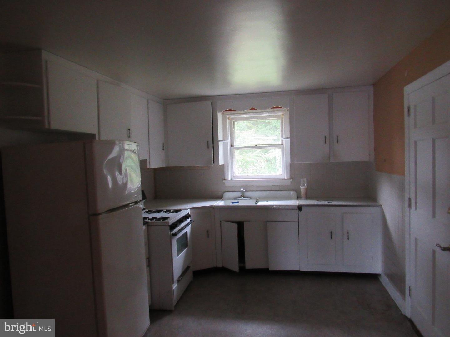 403 Stanton Road Wilmington, DE 19804 - Photo 3 of 9 Gallery Image 3