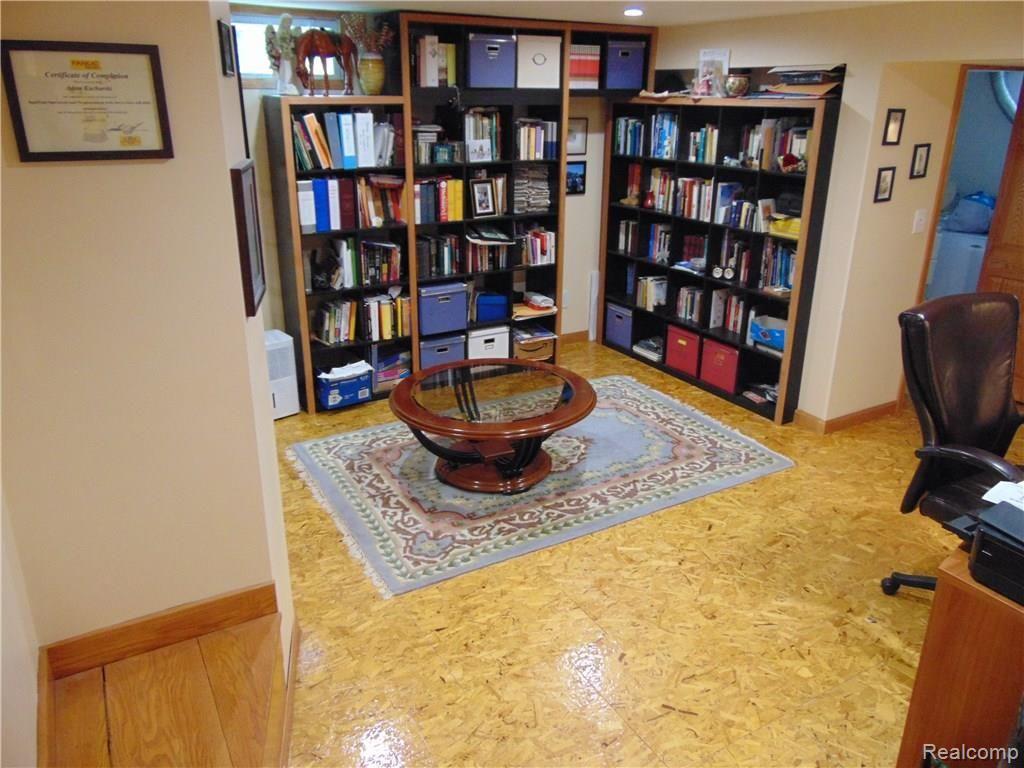 2700 Mohawk Lane Rochester Hills, MI 48306 - Photo 53 of 83