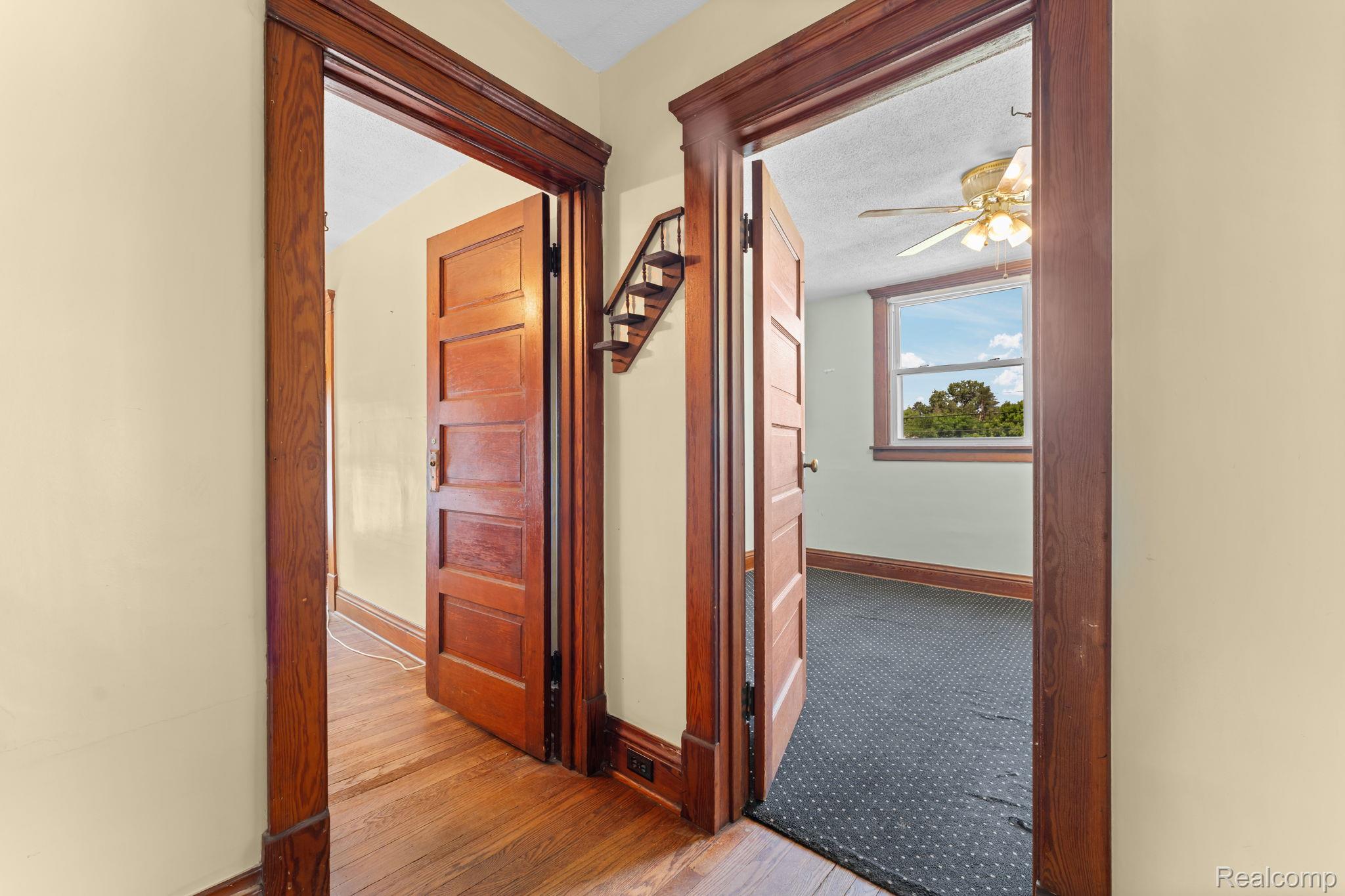 138 East Square Lake Road Troy, MI 48085 - Photo 29 of 55 33-web-or-mls-DSC01162.jpg