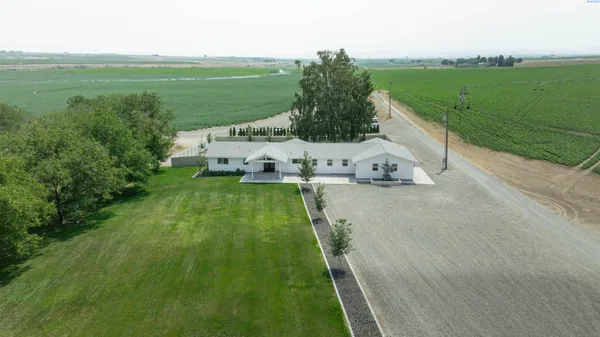 $1,275,000 | 1181 West Sagemoor Road, Pasco, WA 99301