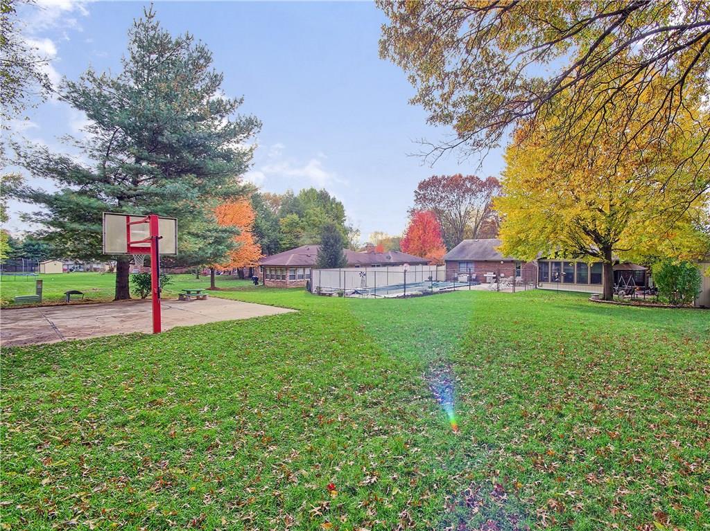 8633 Trails Run Road Indianapolis, IN 46217 - Photo 21 of 43 Gallery Image 21