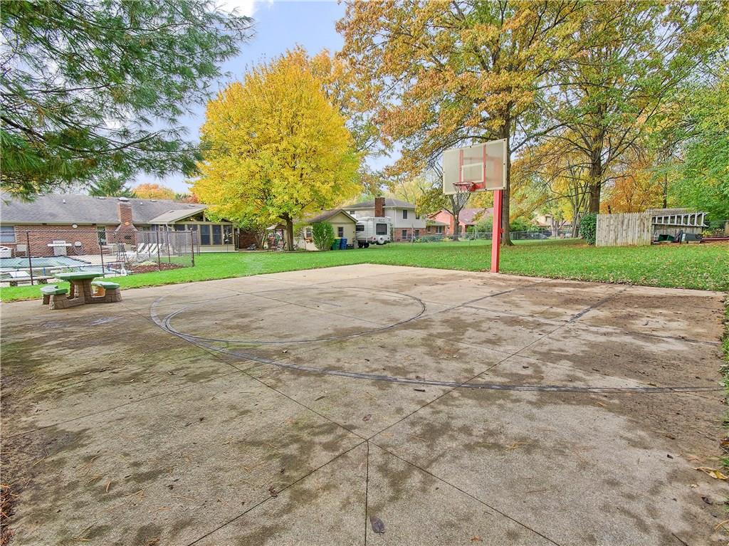 8633 Trails Run Road Indianapolis, IN 46217 - Photo 39 of 43 Gallery Image 39