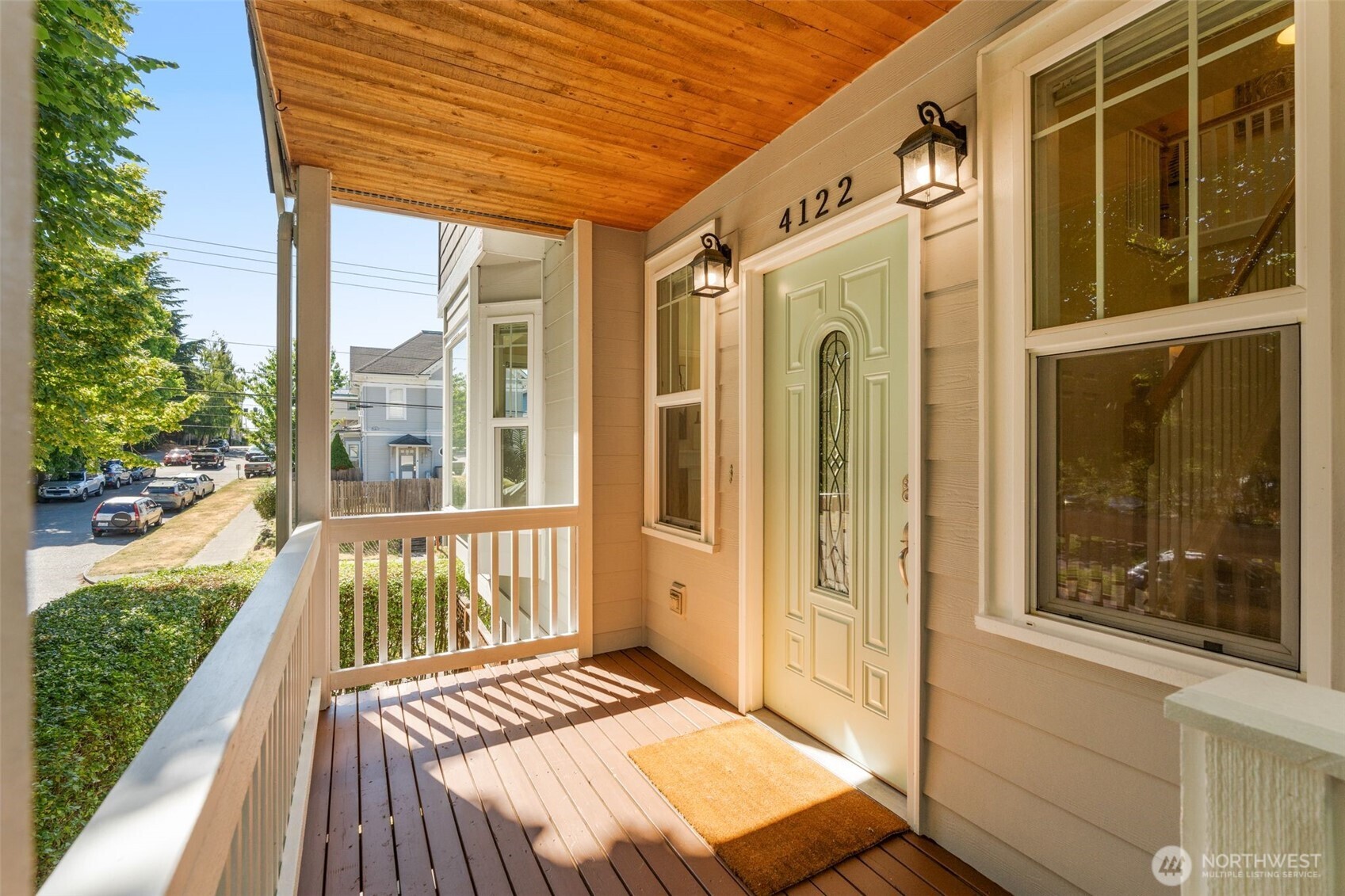 4122 Southwest Walker Street Seattle, WA 98116 - Photo 5 of 35