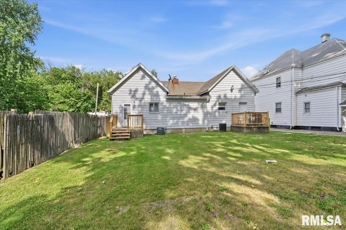 1235 North 8th Street Springfield, IL 62702 - Photo 17 of 19