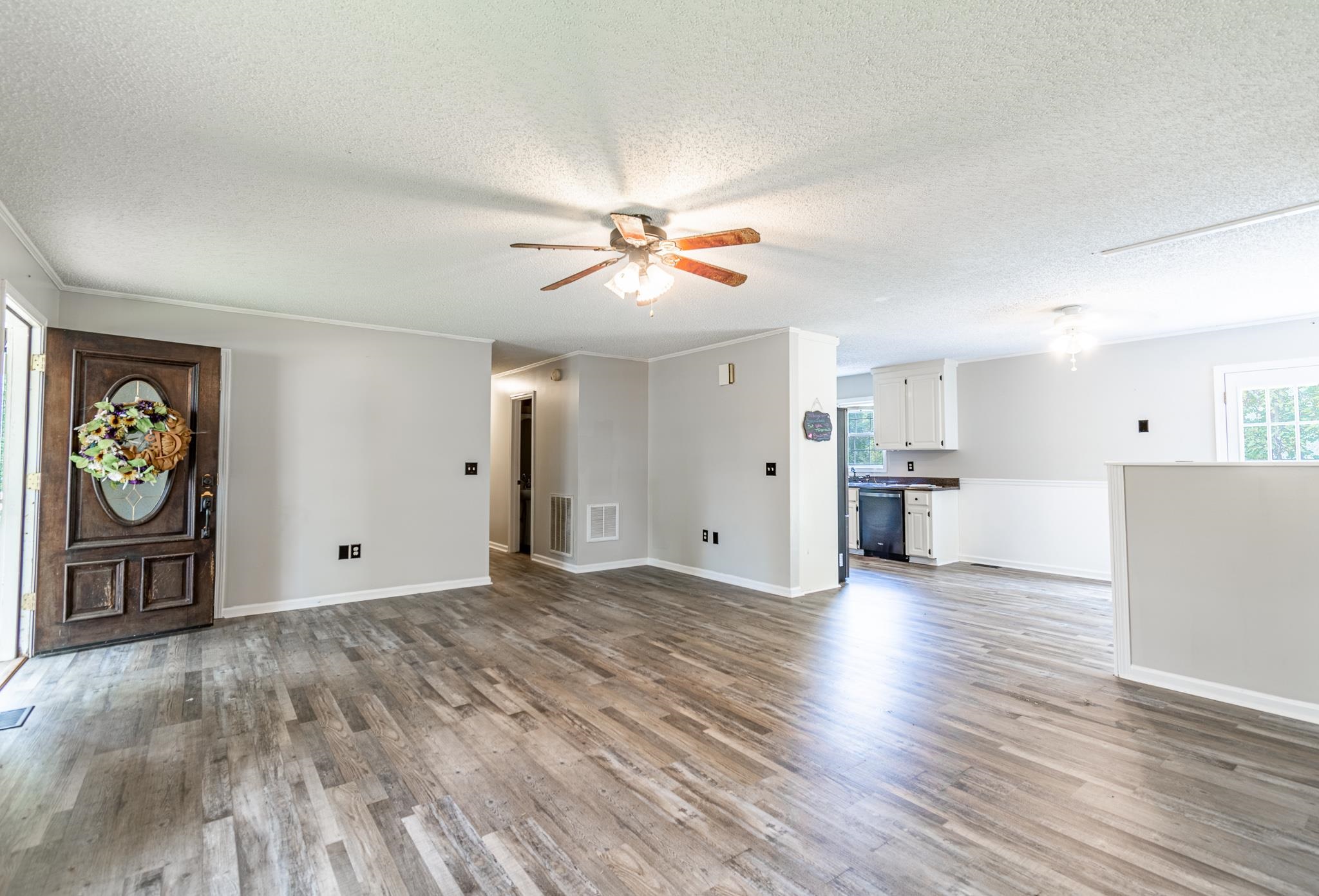 665 Berry Shoals Road Duncan, SC 29334 - Photo 3 of 27