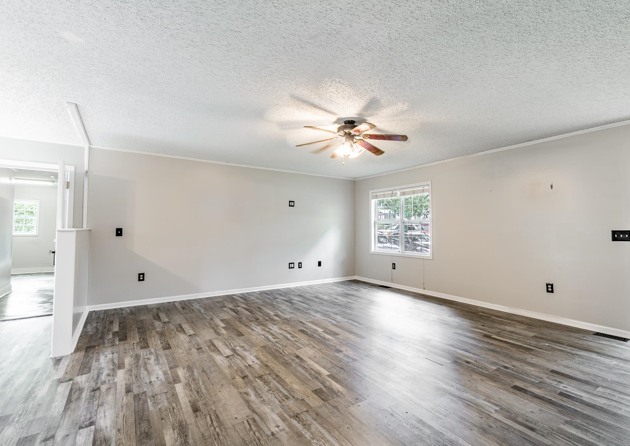 665 Berry Shoals Road Duncan, SC 29334 - Photo 4 of 27