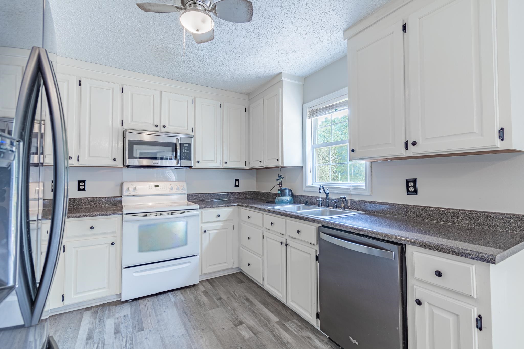 665 Berry Shoals Road Duncan, SC 29334 - Photo 6 of 27