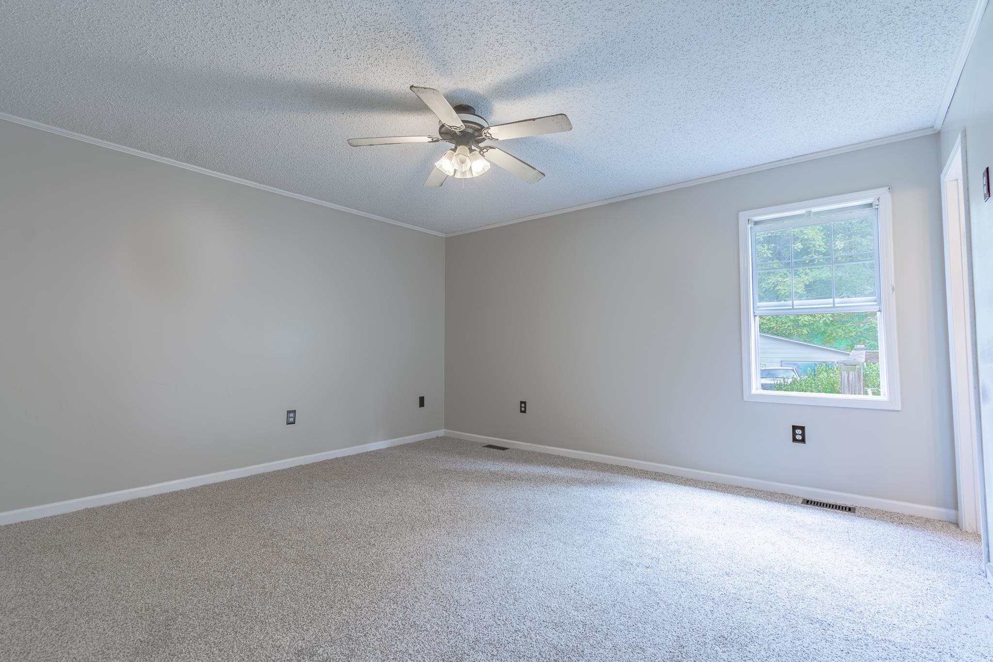 665 Berry Shoals Road Duncan, SC 29334 - Photo 8 of 27