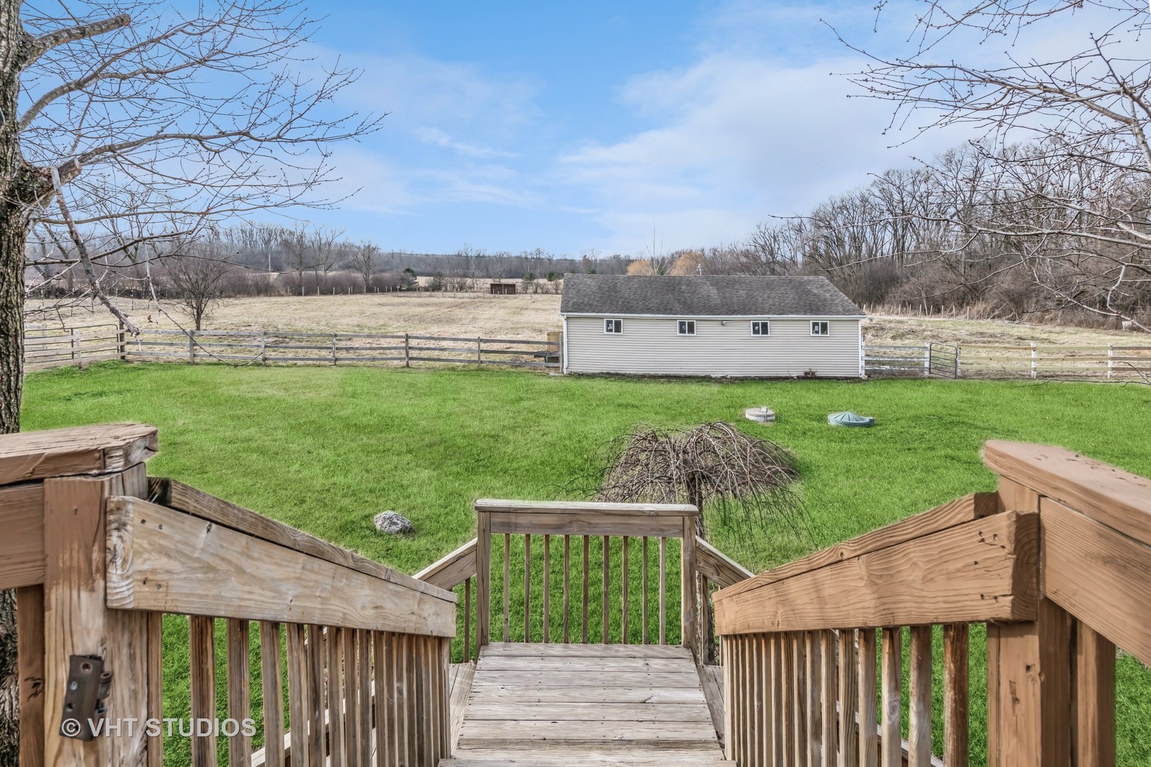 189 Old Sutton Road Barrington Hills, IL 60010 - Photo 18 of 24 a view of a garden and deck