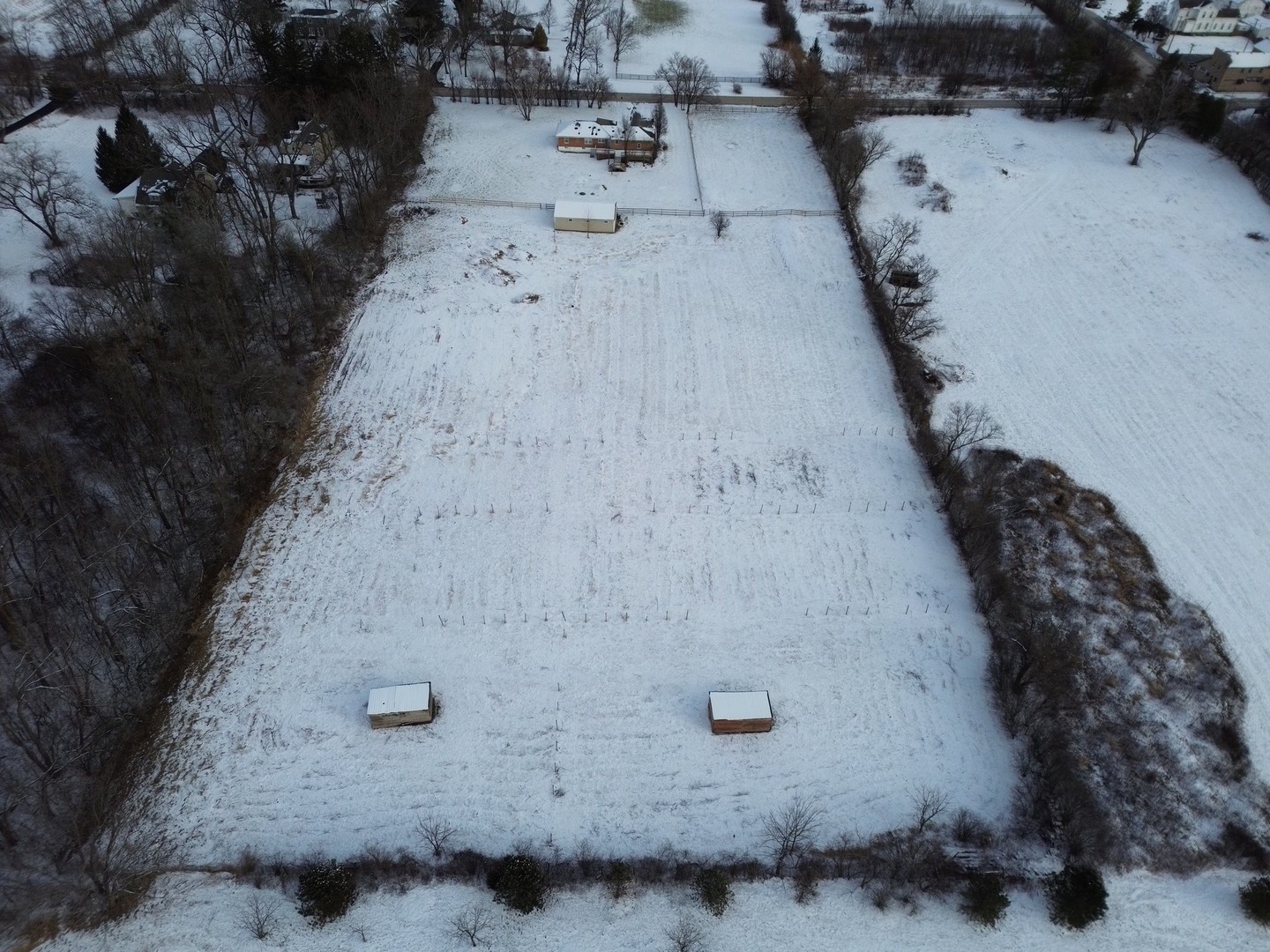 189 Old Sutton Road Barrington Hills, IL 60010 - Photo 4 of 24 a view of bath room