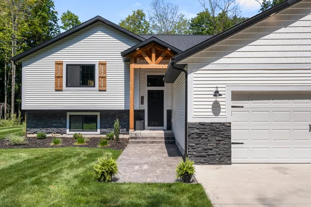 $430,000 | 12454 Beechnut Drive, Ravenna, MI 49451