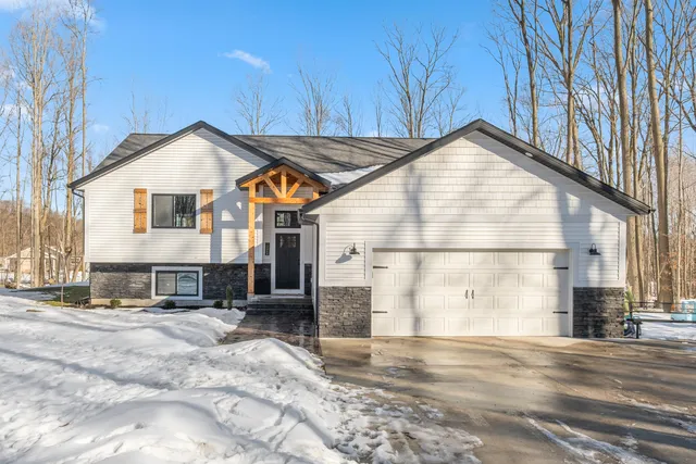 $430,000 | 12454 Beechnut Drive, Ravenna, MI 49451