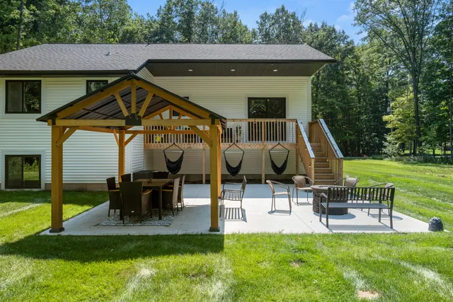 $430,000 | 12454 Beechnut Drive, Ravenna, MI 49451